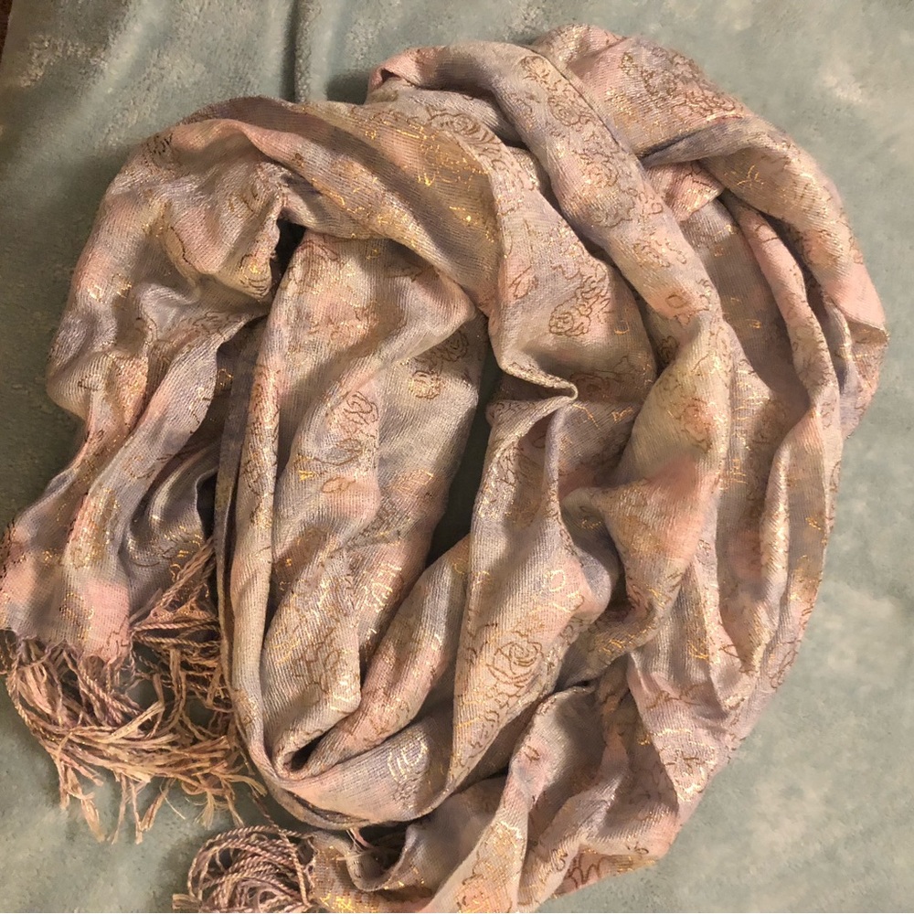 Shiny sheer tasseled classic scarf
